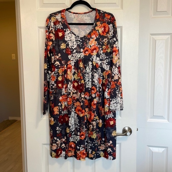 FLORAL Long Sleeve Dress - Picture 2 of 4